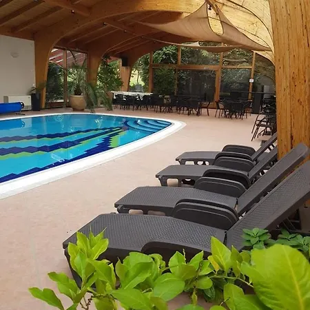 Party Es Vendeghaz Guest house Godollo